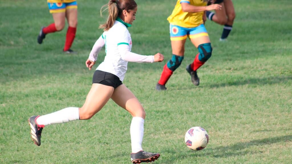 El torneo Jalo Futbolero abrirá participación a jóvenes de ocho municipios de Michoacán, quienes competirán por una bolsa de 100 mil pesos.