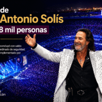 Marco Antonio Solís durante el concierto del Festival Jalo por las Mamás en Morelia
