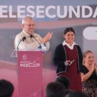 Alfredo Ramírez Bedolla inaugura bachillerato en Teremendo de los Reyes