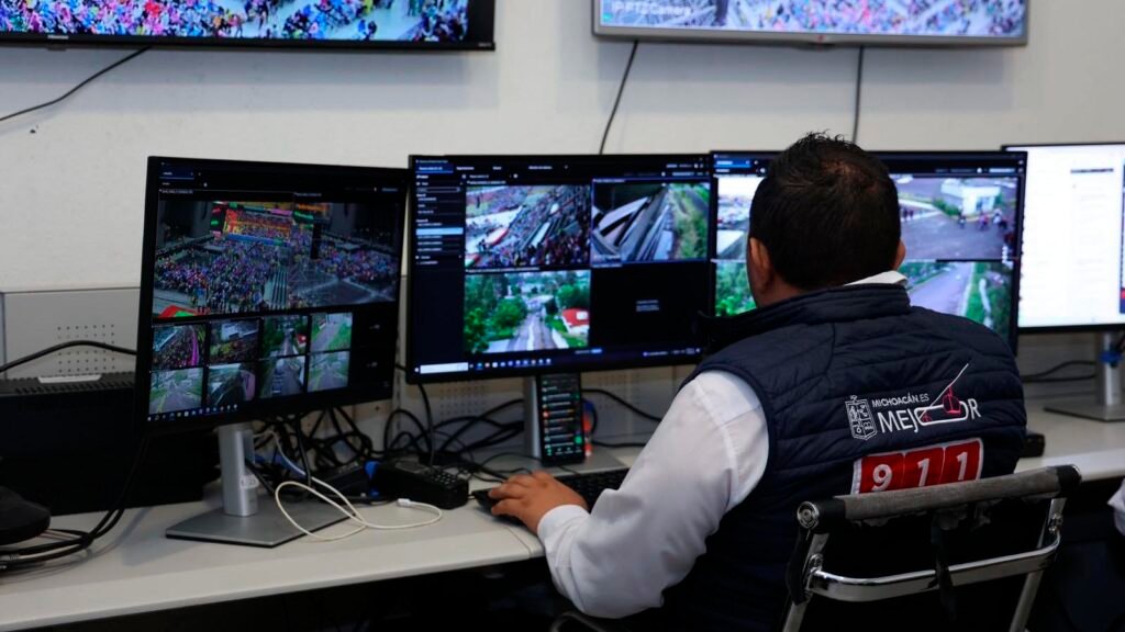 Elementos de la Guardia Civil realizan operativo de vigilancia en el Estadio Morelos