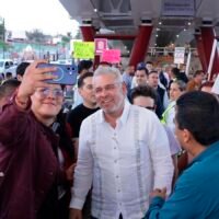 Alfredo Ramírez Bedolla durante celebración del aniversario del Paso Catrinas en Morelia