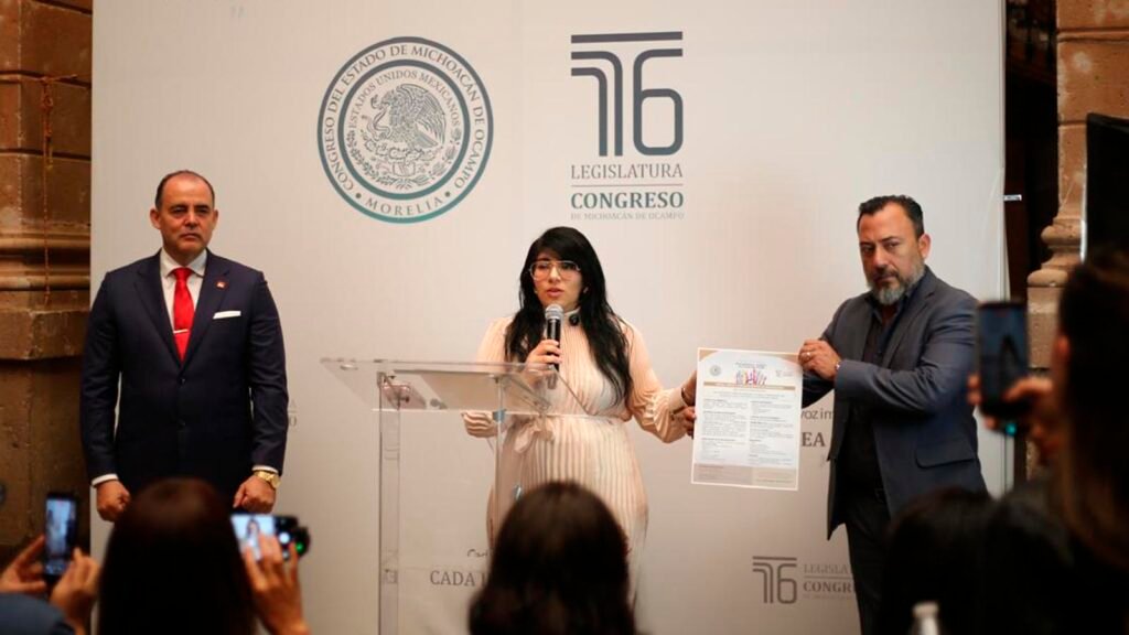 El objetivo principal del Parlamento Infantil Incluyente, señaló la legisladora del PAN desde la Tribuna Ciudadana del Congreso del Estado, un espacio en el que pueden participar niñas, niños y adolescentes de entre 9 y 12 años con sus propuestas