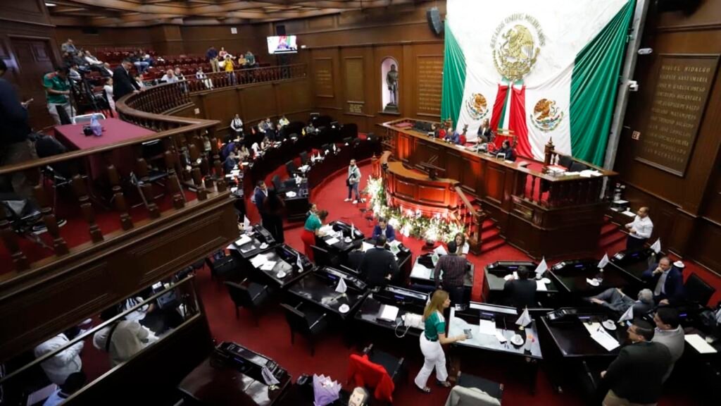 El Congreso estatal aprobó reformas que impulsan empleos presenciales, remotos e híbridos para jóvenes, fortaleciendo la vinculación laboral y la inclusión económica.