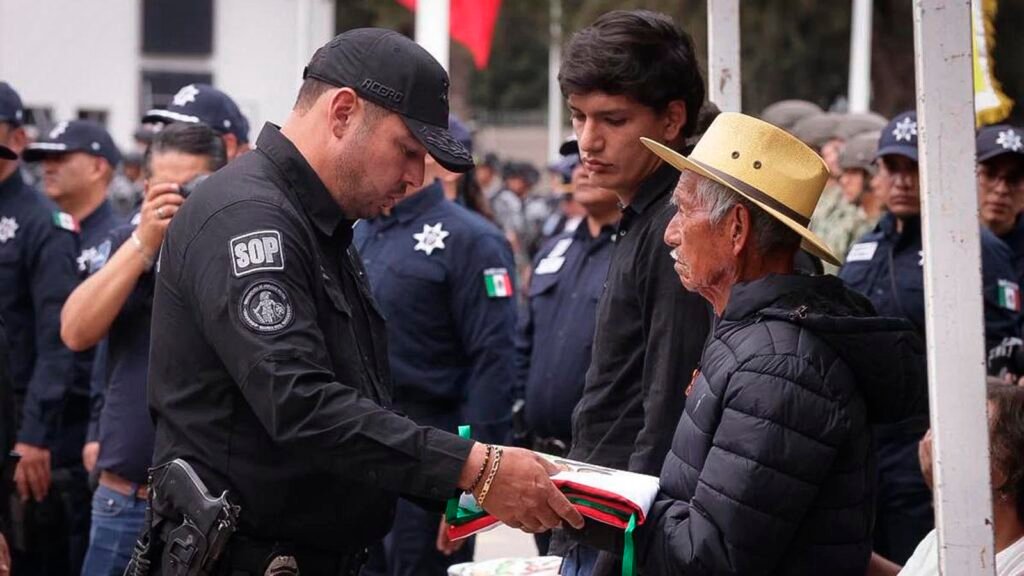 Autoridades estatales y federales rindieron honores a cinco elementos de la Guardia Civil que murieron en cumplimiento de su deber tras una agresión en Nahuatzen.
