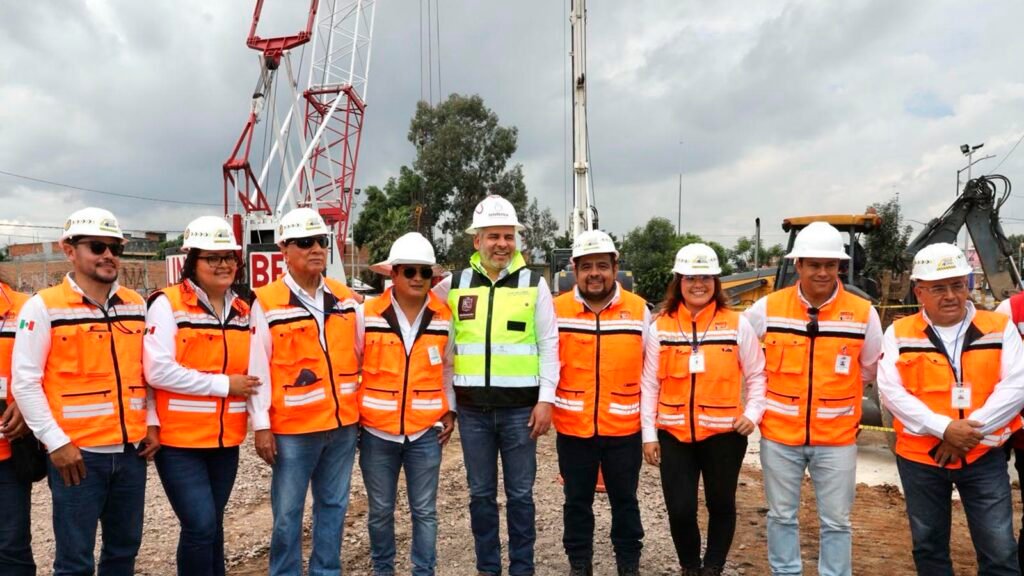 Alfredo Ramírez Bedolla informa sobre el avance del teleférico de Morelia.