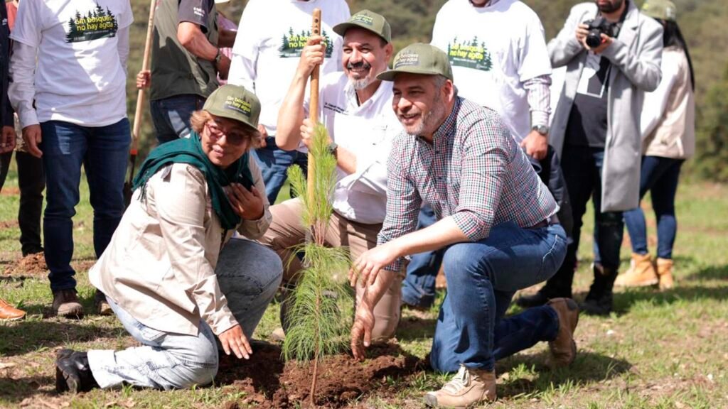 Alfredo Ramírez Bedolla anuncia la jornada de reforestación en Michoacán.