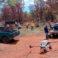 Dron utilizado para dispersar semillas en la zona del Estribo Grande de Pátzcuaro.