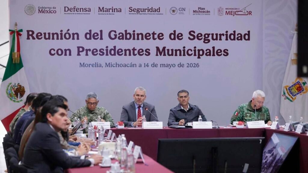 El gobernador Alfredo Ramírez Bedolla durante un mensaje sobre el operativo que derivó en la captura de un objetivo prioritario en Morelia.
