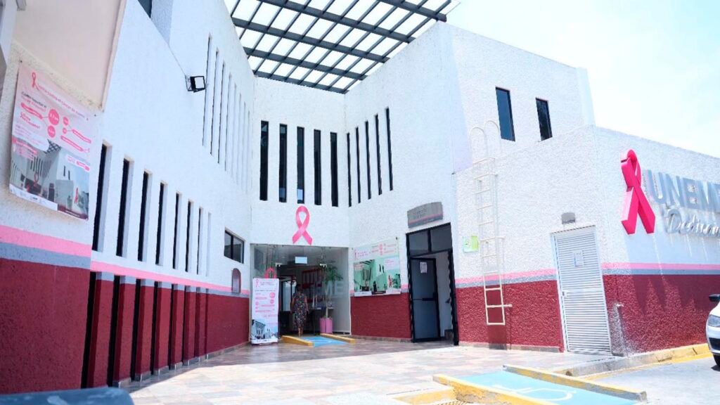 Unidad de mastografía brinda estudios gratuitos en comunidades rurales de Michoacán.