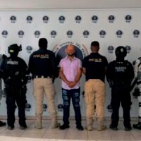 Elementos de la Guardia Civil durante un operativo de seguridad en Uruapan.
