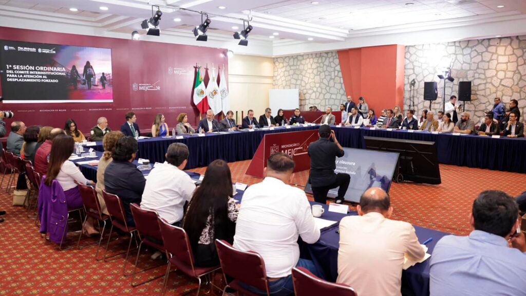 El gobernador Alfredo Ramírez Bedolla encabeza reunión con representantes de ACNUR para fortalecer la atención al desplazamiento forzado en Michoacán.
