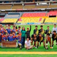 Adolescentes juegan final de fútbol 7 en el Estadio Morelos