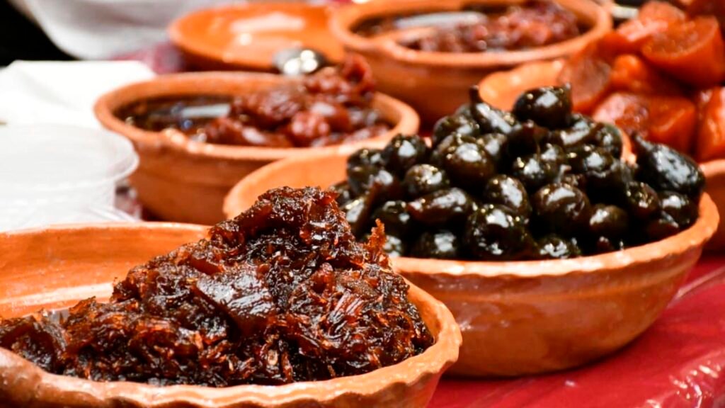 Muestra de frutas cristalizadas y en almíbar exhibidas durante la Feria de la Conserva de Ciudad Hidalgo.