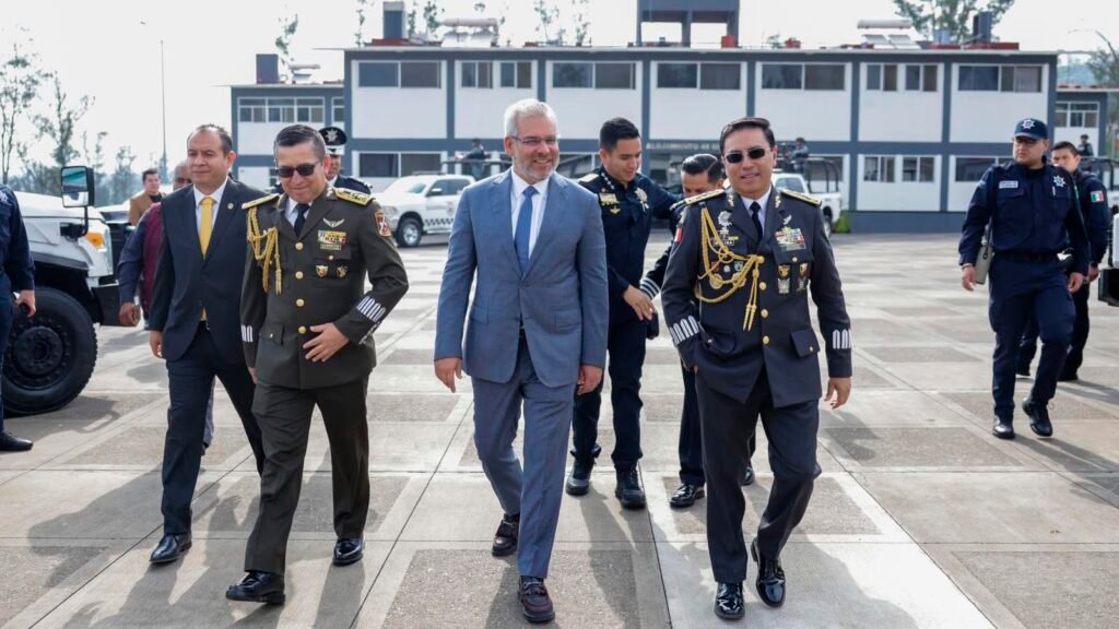 Alfredo Ramírez Bedolla durante la ceremonia del séptimo aniversario de la Guardia Nacional en Michoacán.