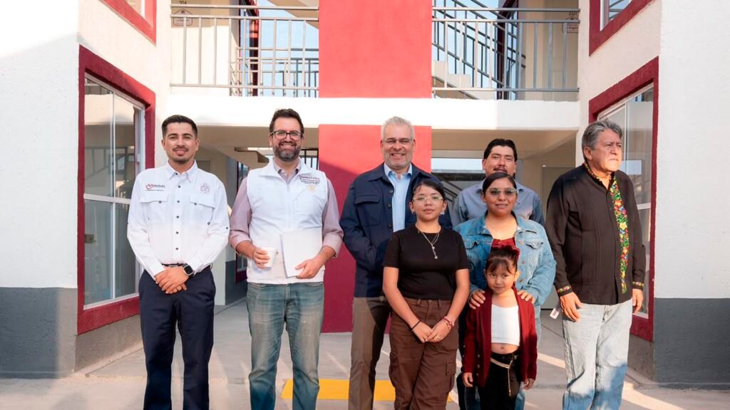 Alfredo Ramírez Bedolla presenta el programa de más de 83 mil viviendas del Plan Michoacán.