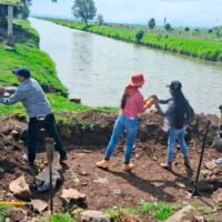 Presas filtrantes construidas para reducir el azolve en la cuenca del lago de Pátzcuaro.