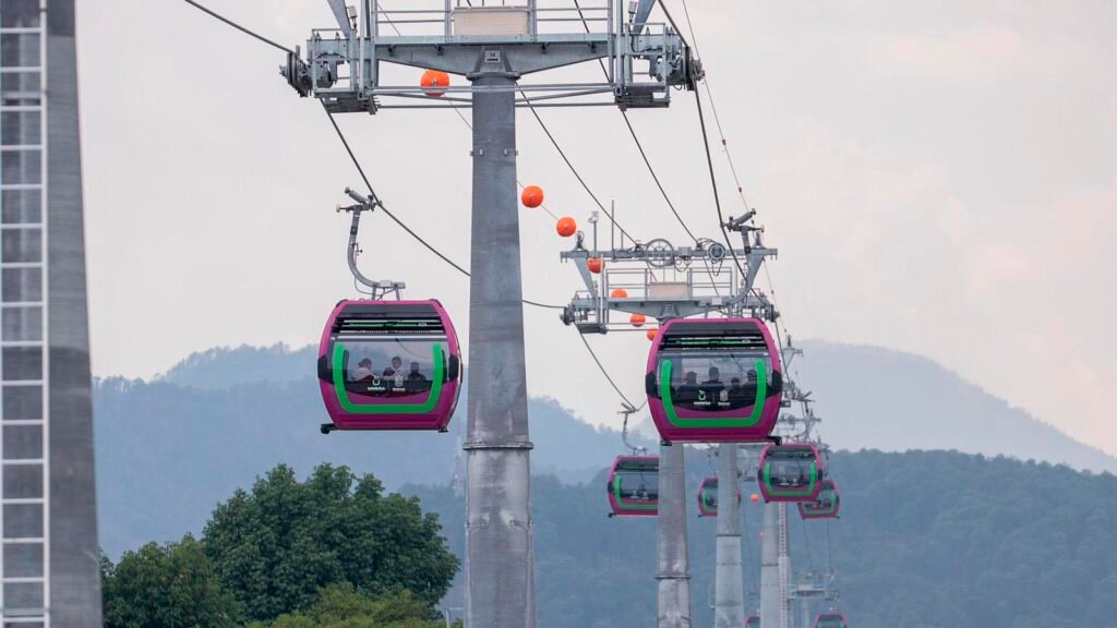 Cabinas del Teleférico de Uruapan durante su operación diaria.