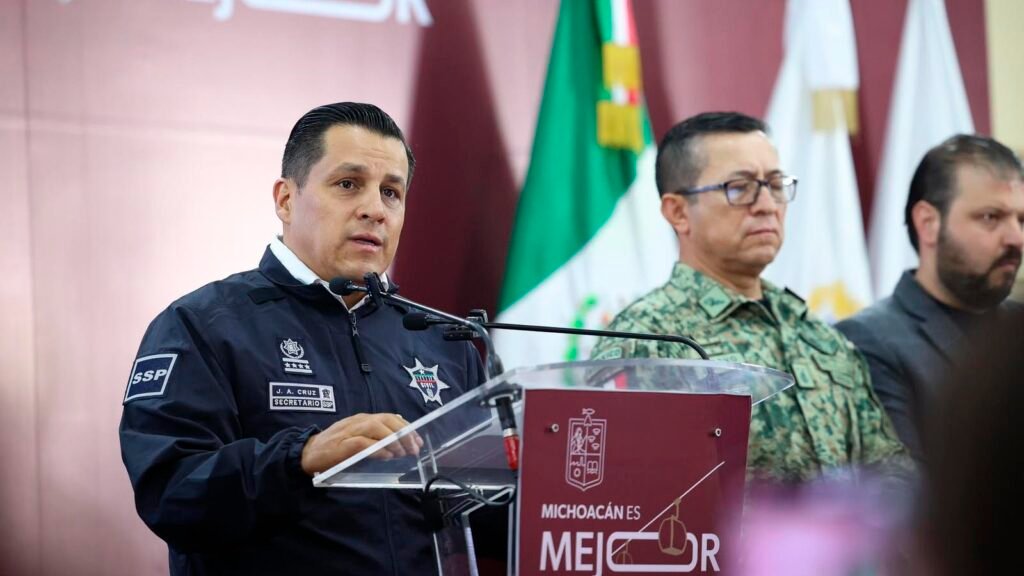 Autoridades de la SSP presentan resultados de los operativos realizados durante junio en Michoacán.