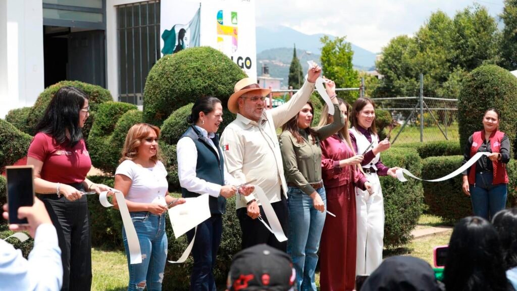 Alfredo Ramírez Bedolla durante la inauguración del Centro Libre en Hidalgo, Michoacán.