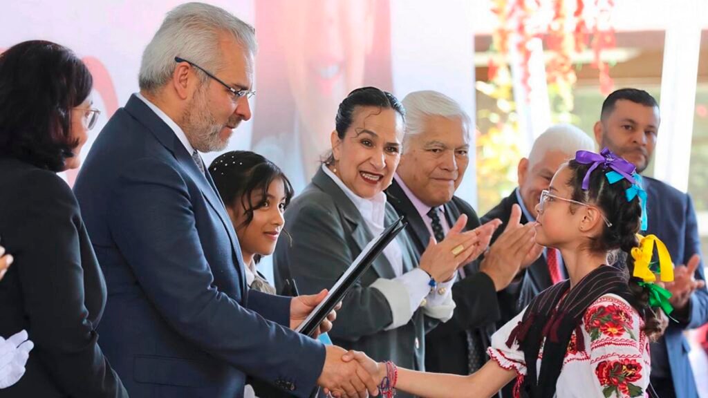 Alfredo Ramírez Bedolla durante la clausura del ciclo escolar 2025-2026 en Morelia.