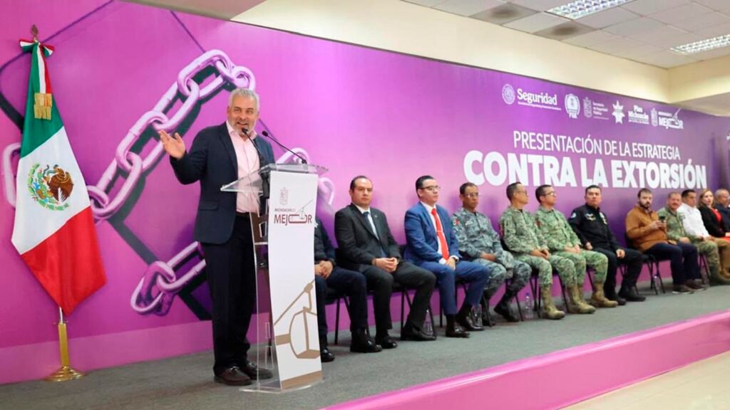 Alfredo Ramírez Bedolla presenta la Estrategia Contra la Extorsión en Uruapan.