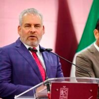 Alfredo Ramírez Bedolla informa sobre la expansión del Puerto de Lázaro Cárdenas.