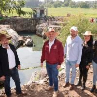 Alfredo Ramírez Bedolla informa avances en el rescate del lago de Pátzcuaro mediante la rehabilitación de 79 manantiales.