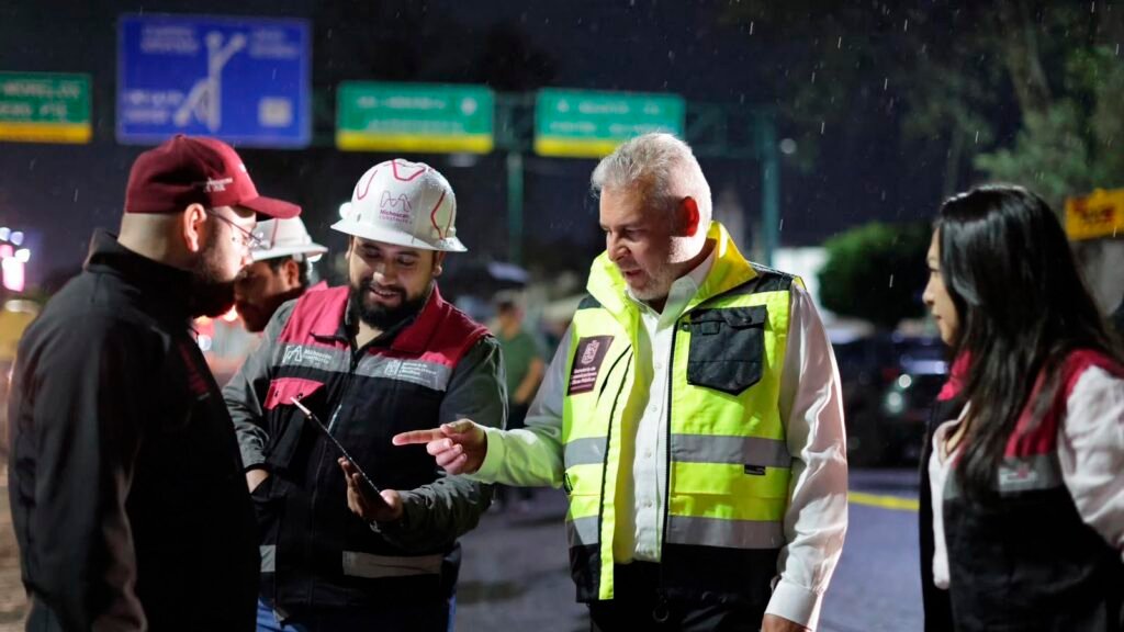 Alfredo Ramírez Bedolla supervisa las obras del teleférico y Morebús en la zona del Obelisco de Morelia.