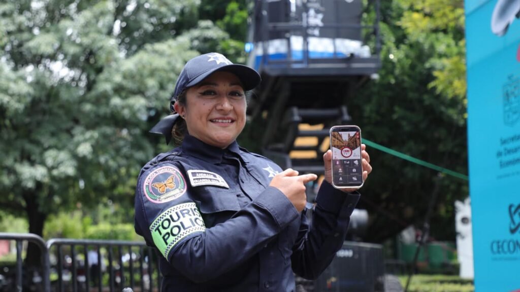 Funcionarios presentan la App 911 Michoacán para prevenir llamadas de extorsión.