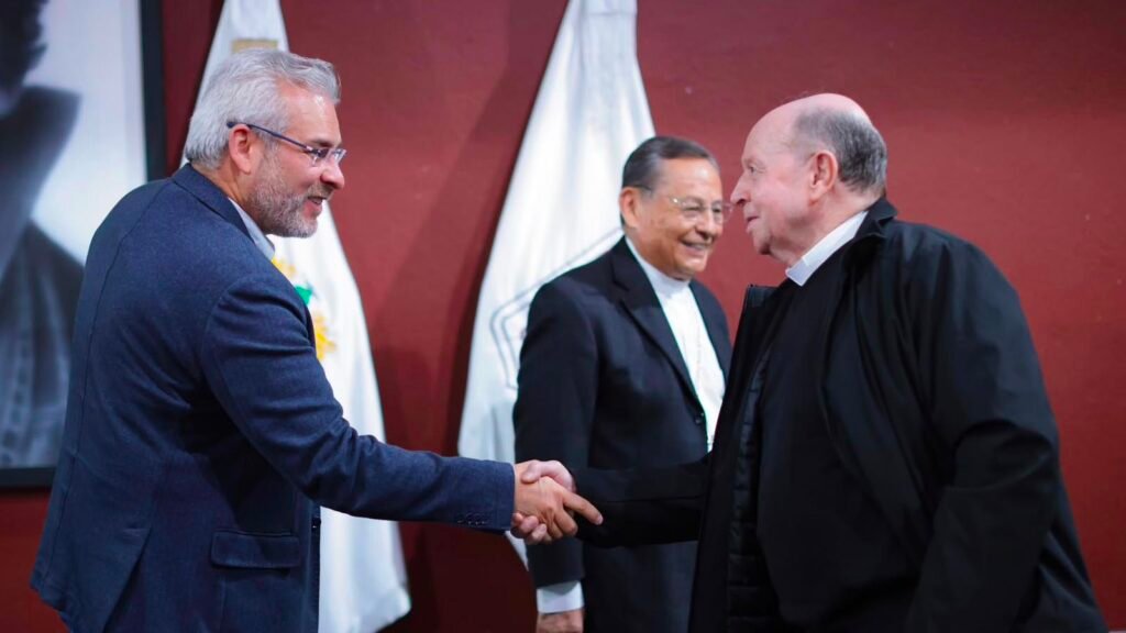 Reunión entre el gobernador Alfredo Ramírez Bedolla y obispos de Michoacán para fortalecer el diálogo institucional.