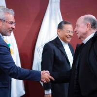 Reunión entre el gobernador Alfredo Ramírez Bedolla y obispos de Michoacán para fortalecer el diálogo institucional.
