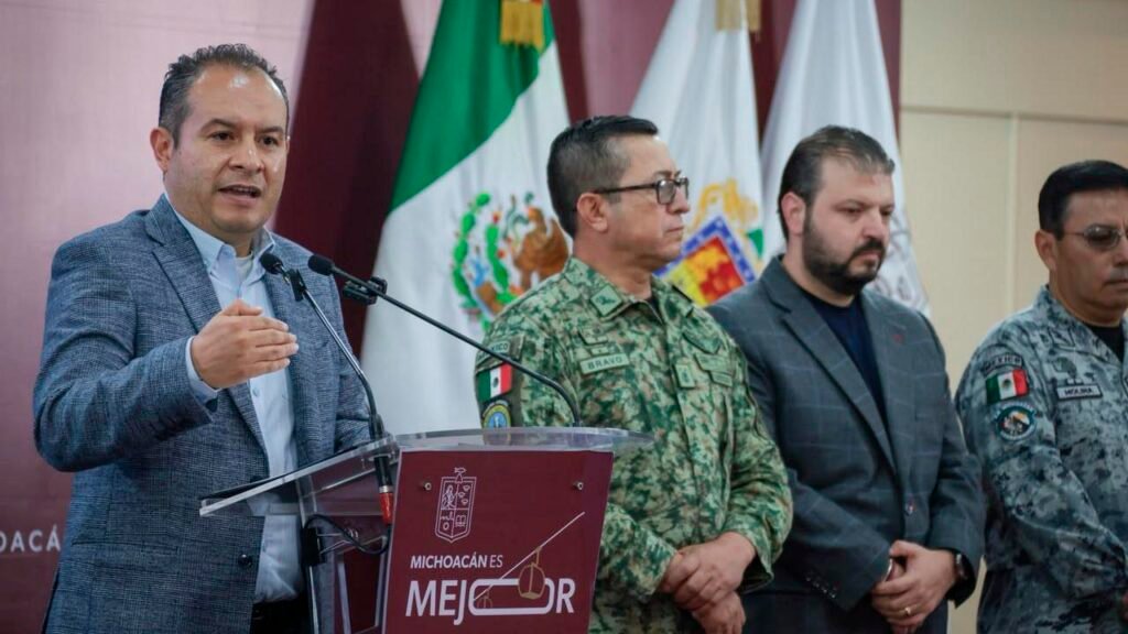 La Fiscalía de Michoacán informó la captura de un presunto integrante de Los Sierra y reportó nuevas detenciones y avances en investigaciones por extorsión.