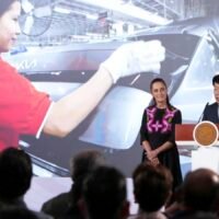 La presidenta Claudia Sheinbaum durante el anuncio de la inversión de Kia en México.
