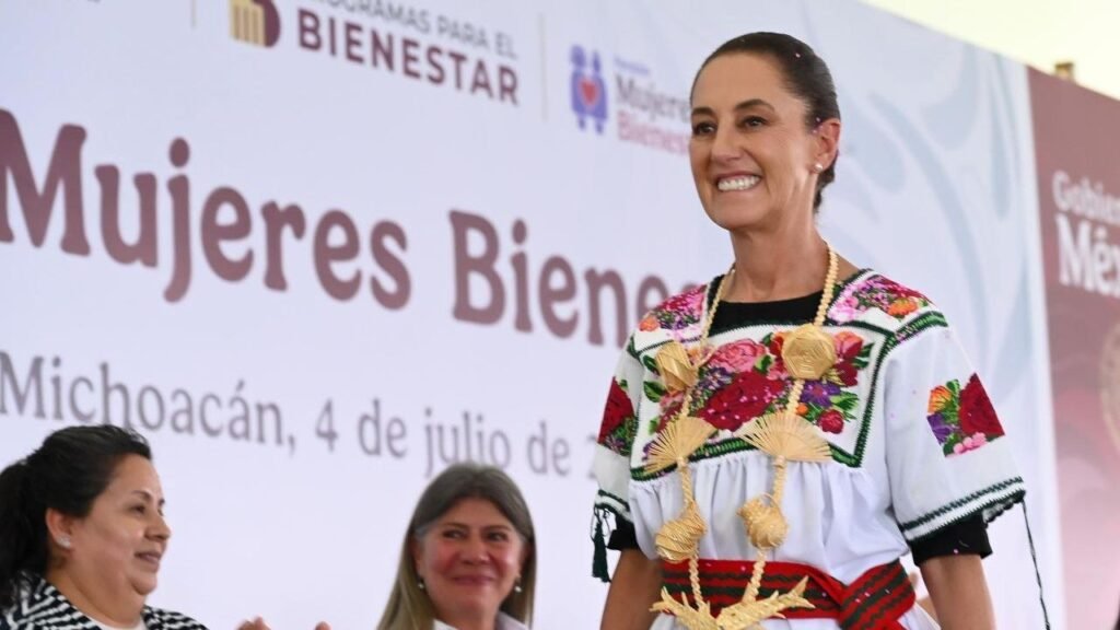 Claudia Sheinbaum durante la entrega de Viviendas para el Bienestar en Morelia, Michoacán.