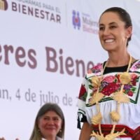 Claudia Sheinbaum durante la entrega de Viviendas para el Bienestar en Morelia, Michoacán.