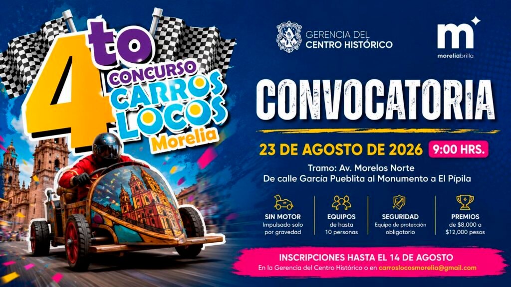 Carro alegórico desciende por una calle del Centro Histórico de Morelia durante el Concurso de Carros Locos.