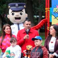 Autoridades estatales presentan la oferta de cursos de verano 2026 en Michoacán.
