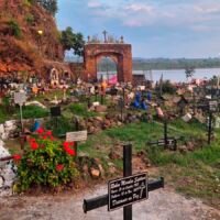 Vista panorámica del panteón de Janitzio donde se realizarán obras de infraestructura para la Noche de Muertos.