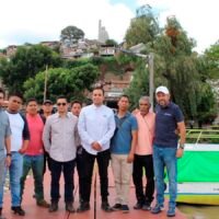 Trabajos de rehabilitación en una planta de tratamiento de aguas residuales en la cuenca del lago de Pátzcuaro.