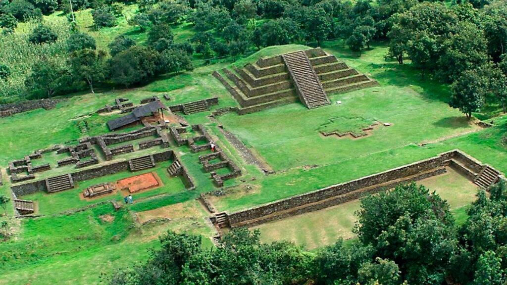 Vista de las Yácatas de Tzintzuntzan, uno de los principales sitios arqueológicos de Michoacán.
