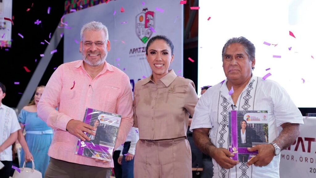 Alfredo Ramírez Bedolla durante el Segundo Informe de Gobierno de Apatzingán.
