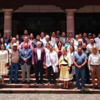 Bedolla acuerda obras y seguridad con comunidades indígenas de Michoacán