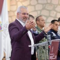 Alfredo Ramírez Bedolla informa sobre el decomiso de armas de fuego en Michoacán durante 2025.