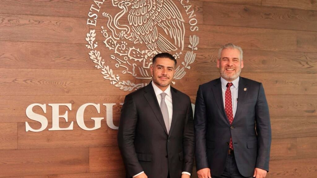 Alfredo Ramírez Bedolla y Omar García Harfuch evaluarán la estrategia de seguridad para reactivar las exportaciones de aguacate de Michoacán.