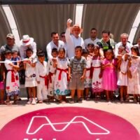 Alfredo Ramírez Bedolla inaugura la techumbre de la Primaria 18 de Marzo en Ixtapilla, Aquila.