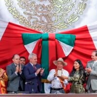 Comunidades mazahuas reciben Condecoración Suprema Junta Nacional Americana en Zitácuaro