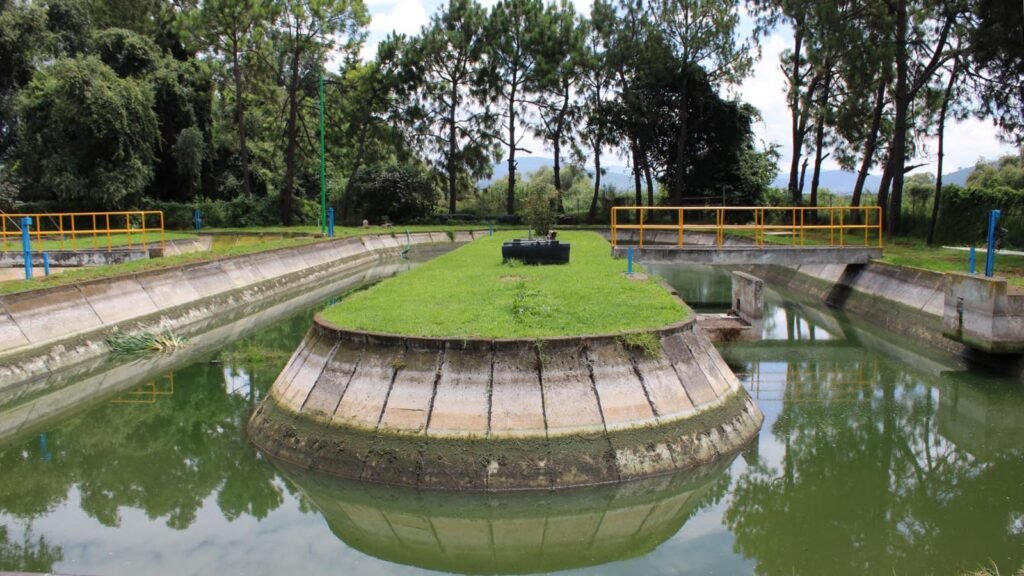 Conagua destina 175.6 mdp a rehabilitar seis plantas para el saneamiento del lago de Pátzcuaro. Las Garzas concluyó y Janitzio registra 80% de avance.