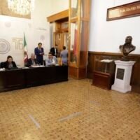 Recinto del Congreso del Estado de Michoacán durante una sesión solemne para la entrega de reconocimientos.