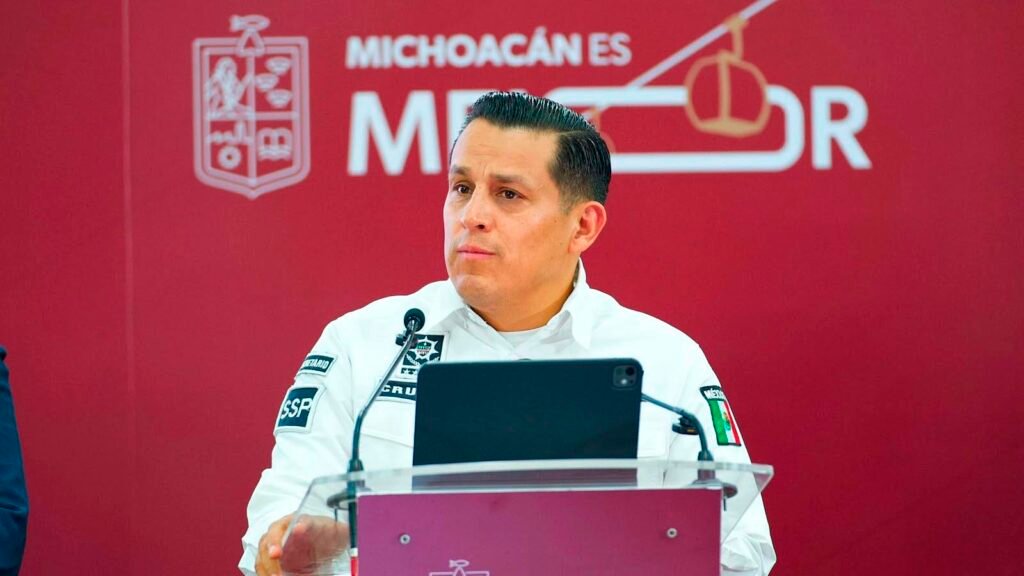 José Antonio Cruz Medina informa sobre la reducción del homicidio doloso en Michoacán.