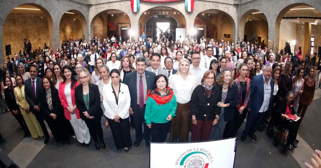 Mesas de diálogo en el Senado para analizar la Ley General para Prevenir, Investigar y Sancionar el Delito de Feminicidio.